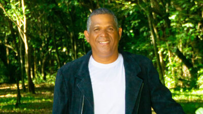 El pastor y cantautor Napoleón Jaquez presenta su nuevo sencillo “Lléname”