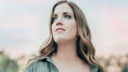 Jennifer Sanabria presenta un nuevo sencillo.