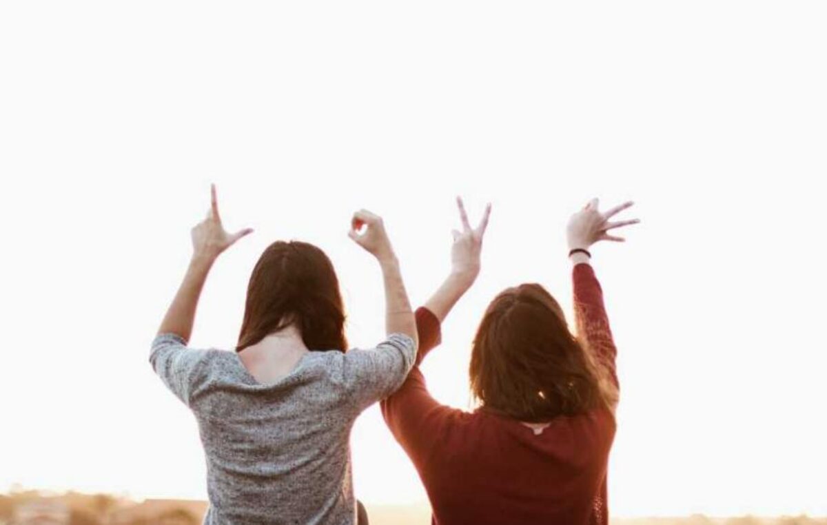 Las personas sordas en EE.UU. finalmente tienen la Biblia completa en su idioma