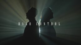 Pablo Mejía lanza “BAJO CONTROL” junto a Juanpa Landázuri