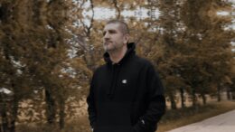 Con nuevo sencillo y videoclip, Coalo Zamorano presenta «Mi confianza está en ti (remix)»