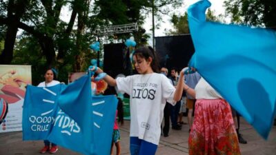 «Las Dos Vidas» Más de mil mendocinos se concentraron en Plaza Independencia