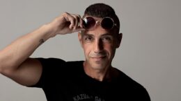 Frak Dinson inicia su etapa solista