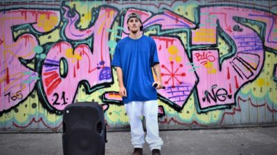 El cantautor oriundo de colonia San Miguel presenta su sencillo «Explícito»