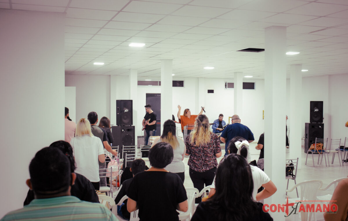 La Iglesia «Hay vida» tiene un nuevo lugar de encuentro.