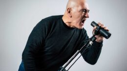 Mike Rock lanza su primer sencillo, “Identidad”, como parte de su carrera solista