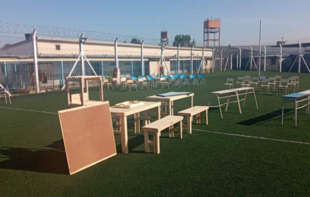 Desde la cárcel donaron muebles a una Iglesia evangélica