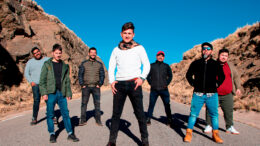 Angelo y la Swing Band reversionan una canción de Julio Melgar