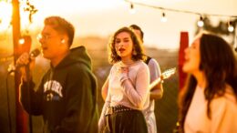 La banda +ADORACIÓN presenta “En la tormenta”