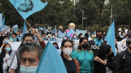 Multitudinaria marcha a favor de la vida en México