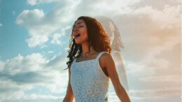 Brenda exalta a Jesús por su «Amor perfecto»