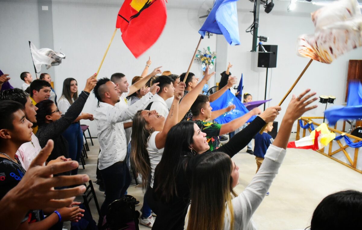 «Confraternidad Juvenil: ‘Generación Radical’ en ‘La Casa del Herrero'»