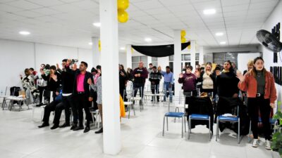 Así festeja la Iglesia «Hay Vida» un nuevo aniversario.