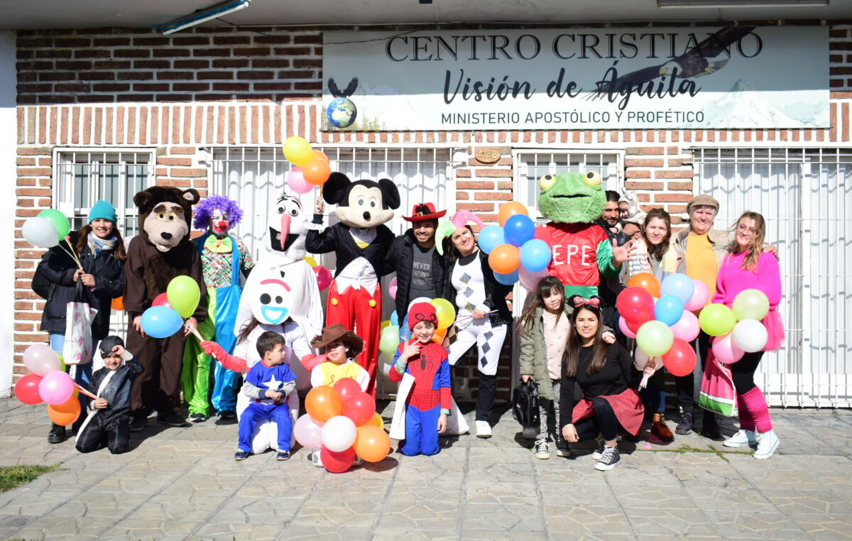 El Centro Cristiano «Visión de águila» celebró el día del niño en distintos puntos de la ciudad