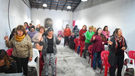 Hoy las Pastoras de Olavarría unen a la mujeres en una poderosa reunión de oración en la Iglesia Piedra Viva