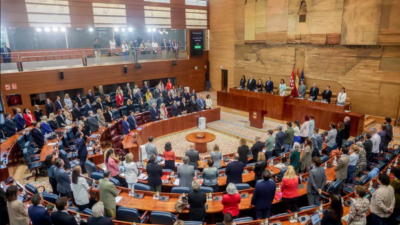 Pastores Evangélicos Orán por la Unidad en la Asamblea de Madrid