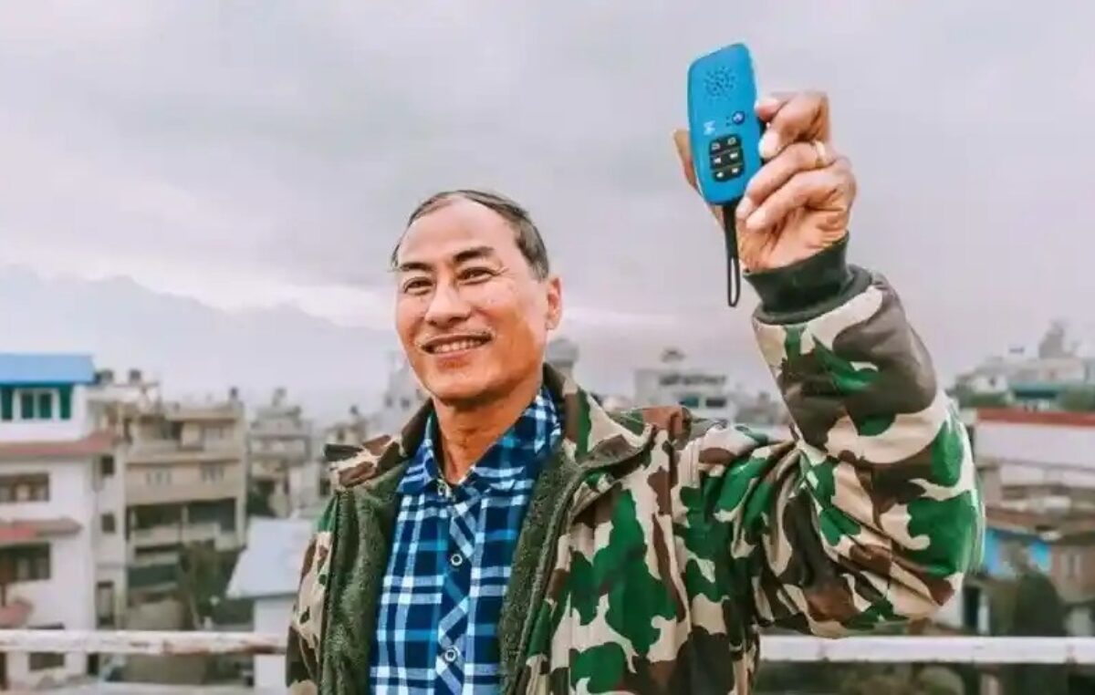 Dios transforma Nepal con Biblias en audio