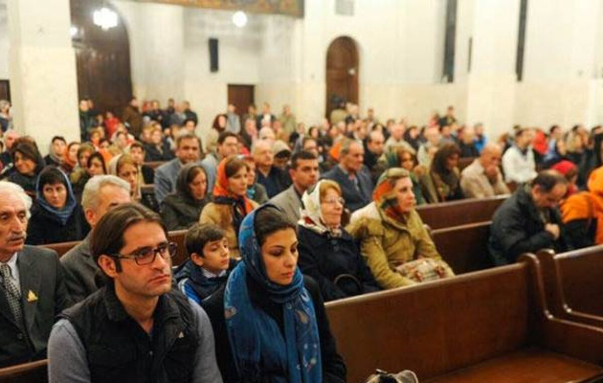 En pleno conflicto bélico en Irán, aumenta la persecución a cristianos