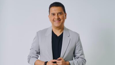 Alvarado regresa marcando su «Esencia»